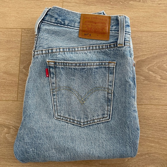 Levi’s 501 Skinny in Can’t Touch This - Picture 3 of 7